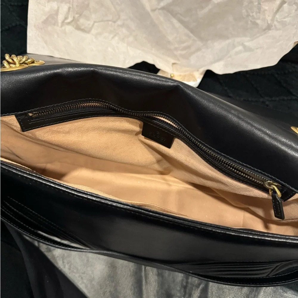 Gucci Marmont Leather Shoulder Bag in Large Size - Picture 7 of 14